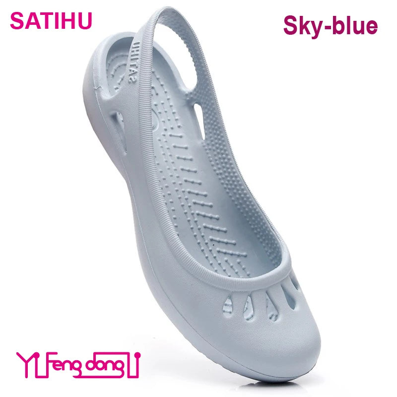 Ultra-light women's clogs:Breathable,soft,elastic,waterproof,non-slip,easy to clean,versatile and stylish.For commuting,work