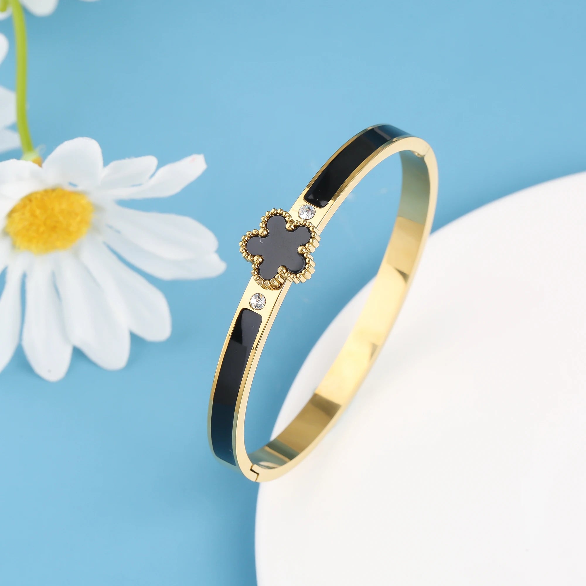 Chunky 18k Plating Stainless Steel Five Leaf Flower Open Bangle For Women Waterproof Party Wrist Jewelry 2025 Bijoux Clover