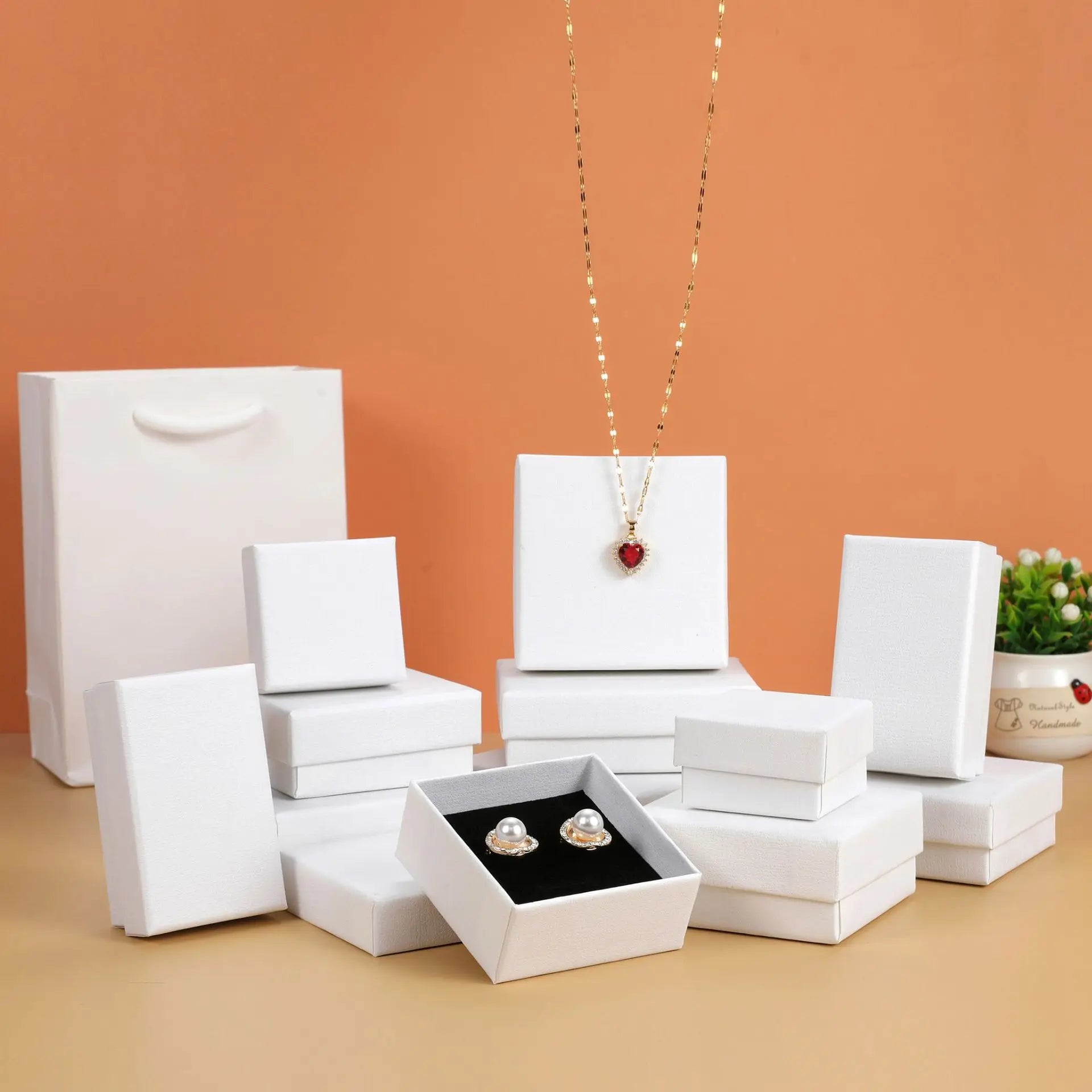 12pack White Black Cardboard Jewelry Box Earings Rings Necklace Storage Boxes 7x9x3cm Kraft Paper Travel Wedding Gift Dust Case