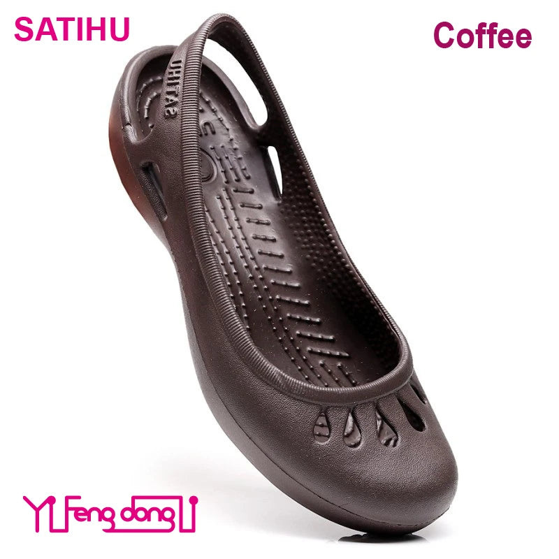 Ultra-light women's clogs:Breathable,soft,elastic,waterproof,non-slip,easy to clean,versatile and stylish.For commuting,work