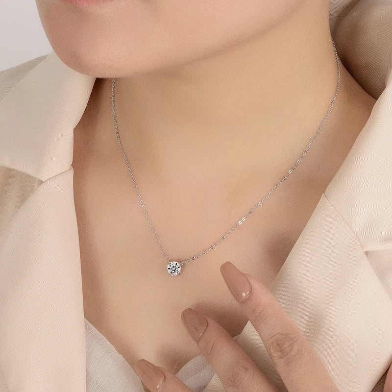 PERFANY 1-5 Carat Moissanite Necklace for Women S925 Pure Silver Diamond Classic Four Claw Pendant Wedding Jewelry