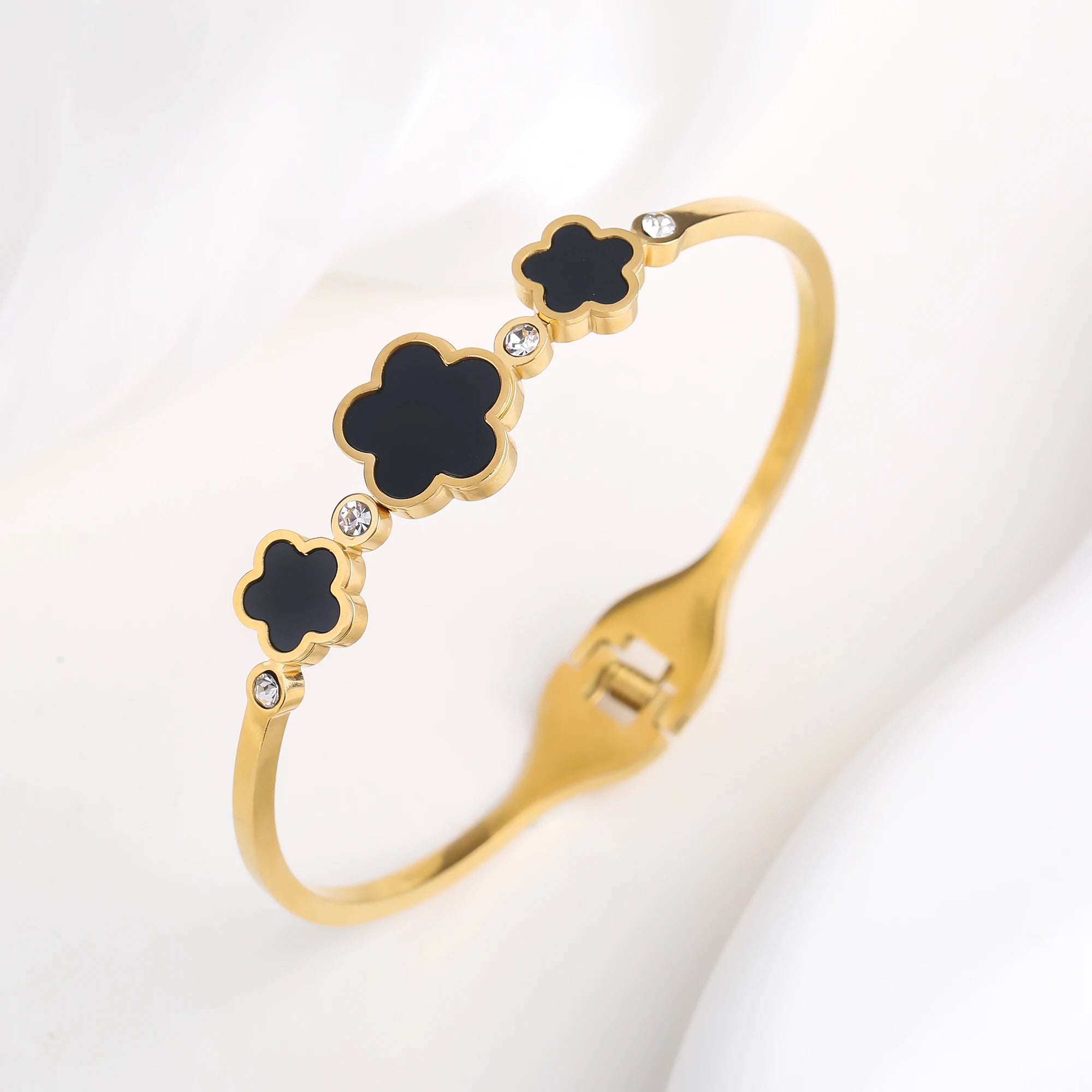 Chunky 18k Plating Stainless Steel Five Leaf Flower Open Bangle For Women Waterproof Party Wrist Jewelry 2025 Bijoux Clover