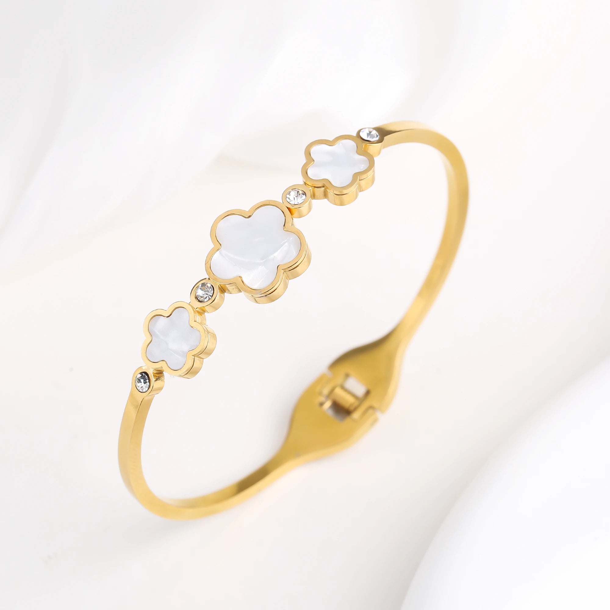 Chunky 18k Plating Stainless Steel Five Leaf Flower Open Bangle For Women Waterproof Party Wrist Jewelry 2025 Bijoux Clover