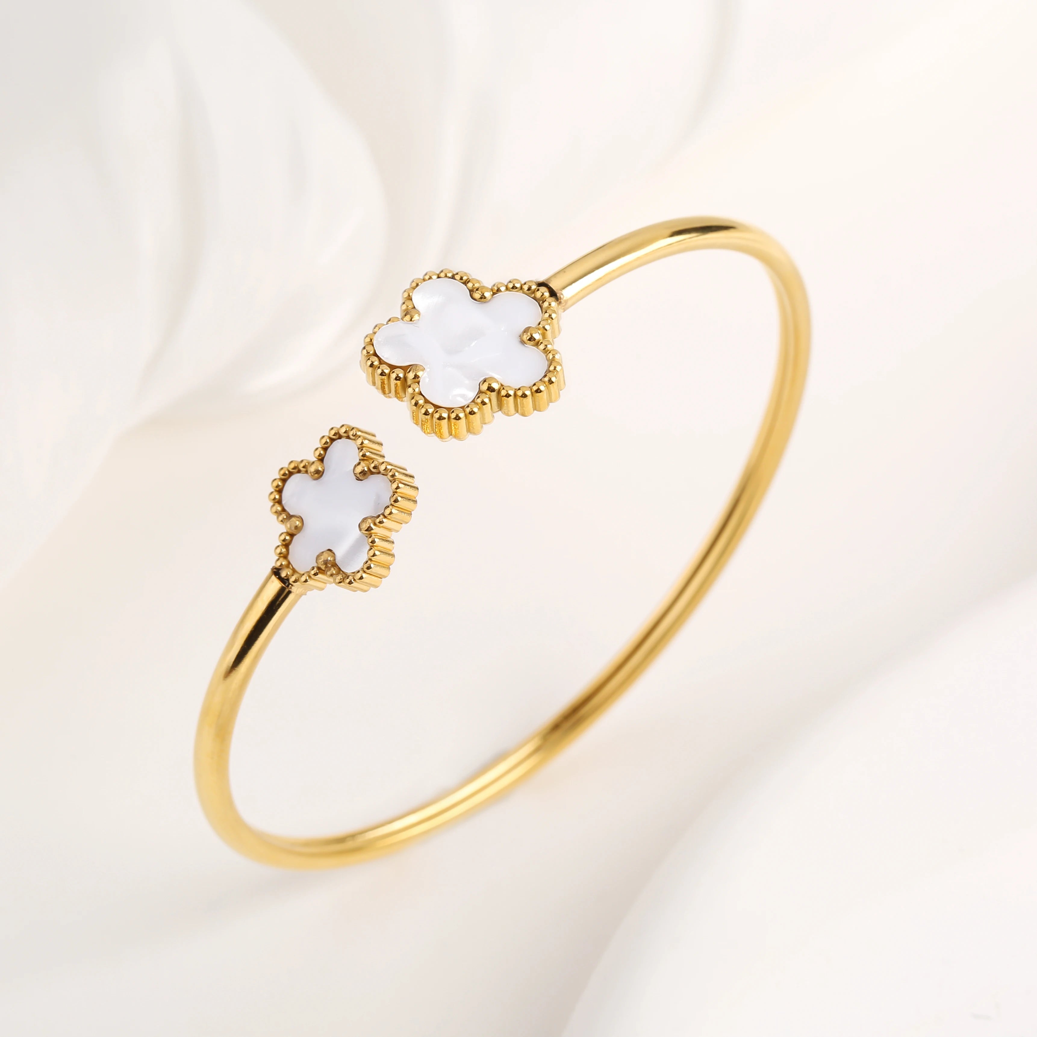 Chunky 18k Plating Stainless Steel Five Leaf Flower Open Bangle For Women Waterproof Party Wrist Jewelry 2025 Bijoux Clover