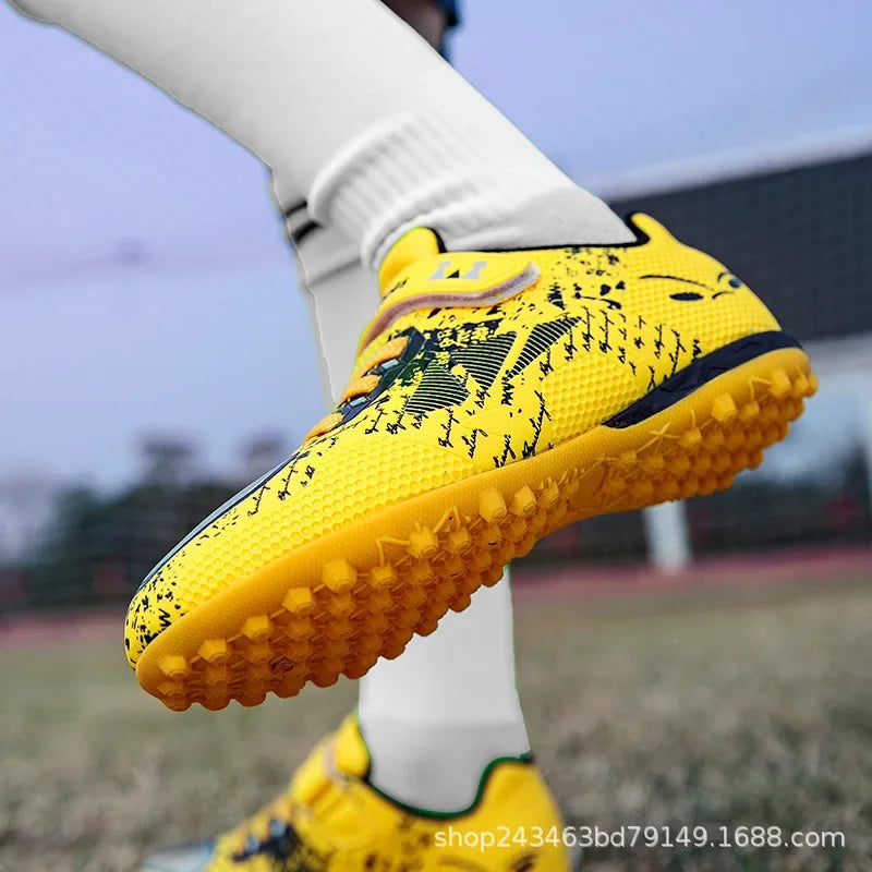 NoTie Running Shoes for Children Artificial Grass Football Sports Shoes Breathable Rubber Sole Summer Season Kids Footwear