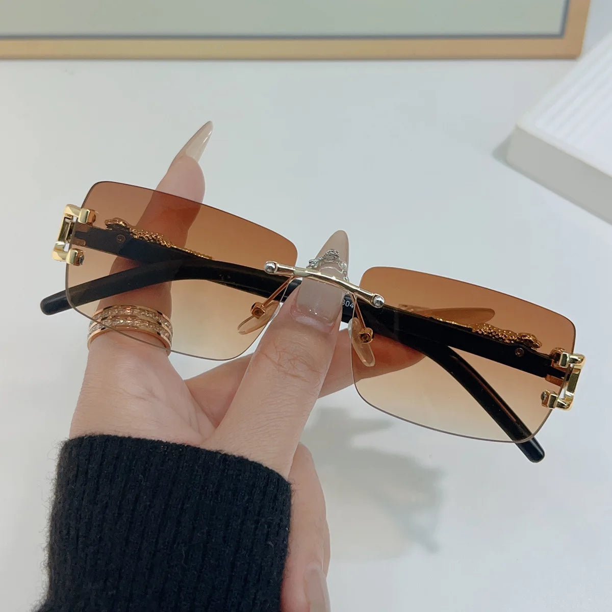 1 Pc Fashionable Women Men Sunglasses Frameless Rectangular Personalized Sunglasses for Daily Life Vintage Sun Glasses