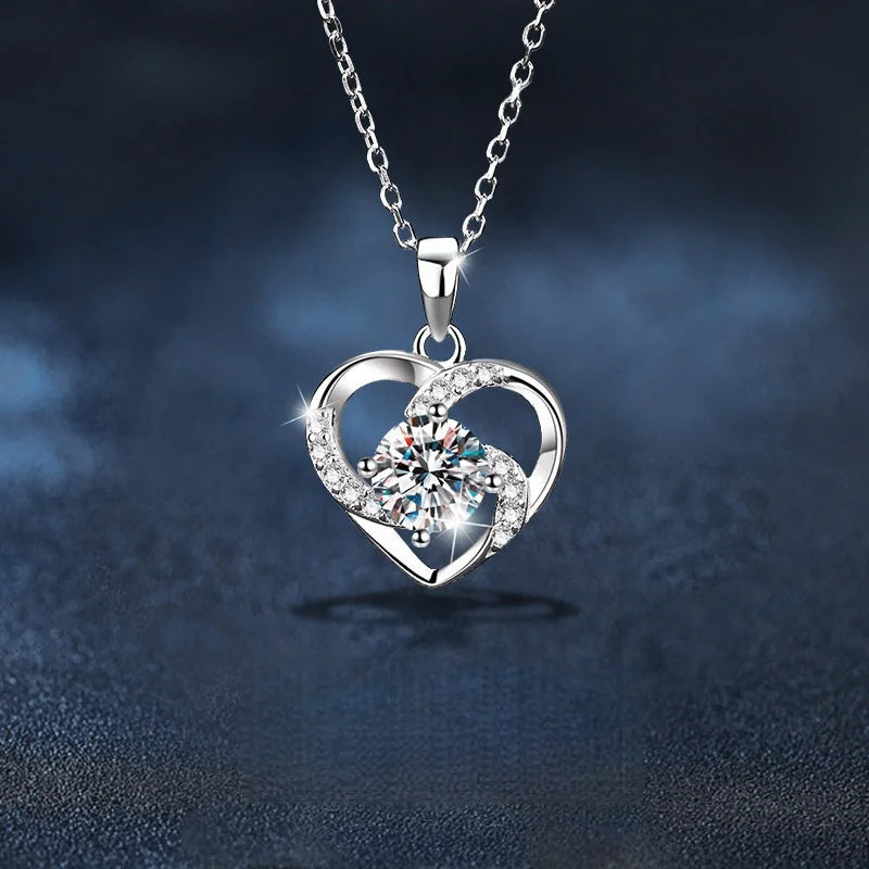 Eternal Heart Moissanite 925 Sterling Silver Pendant Necklace Women's Versatile High-End Sensation Clavicle Chain