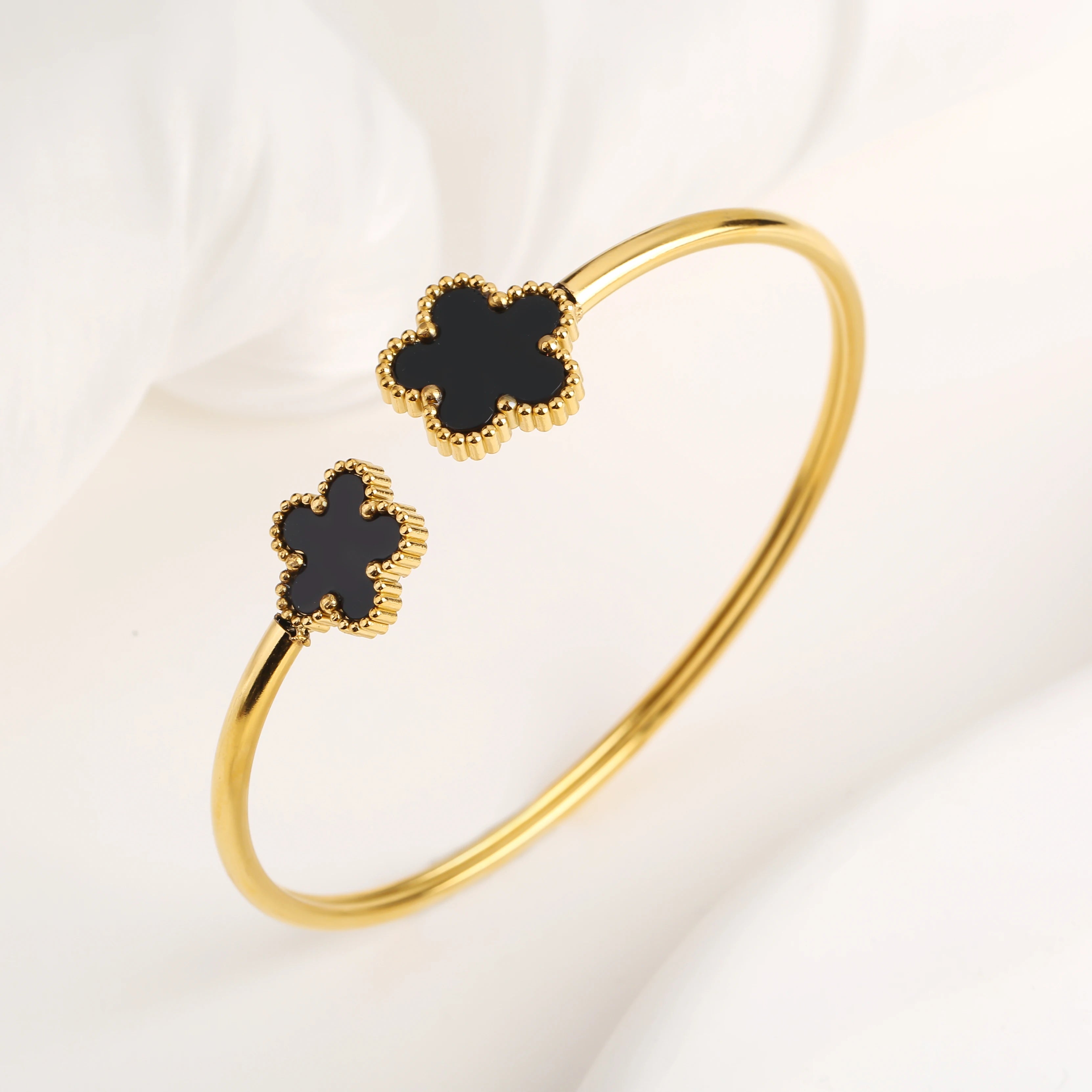Chunky 18k Plating Stainless Steel Five Leaf Flower Open Bangle For Women Waterproof Party Wrist Jewelry 2025 Bijoux Clover