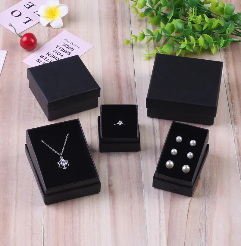 12pack White Black Cardboard Jewelry Box Earings Rings Necklace Storage Boxes 7x9x3cm Kraft Paper Travel Wedding Gift Dust Case