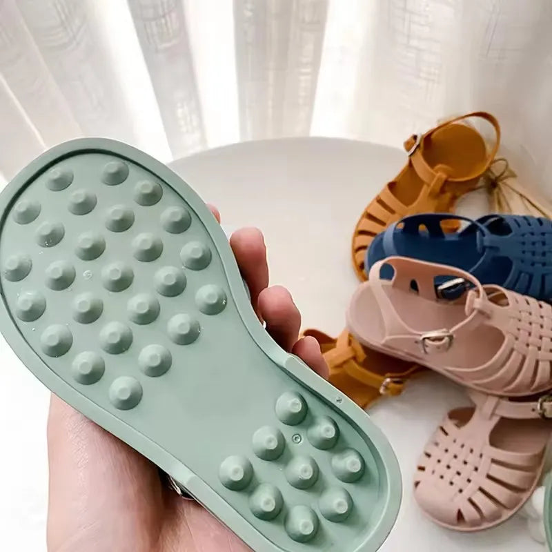 Girl Child Beach Shoes for Sea Summer Girls Gladiator Sandals Soft Non-slip Princess Jelly Shoes Flat Retro Roman Flip-flops