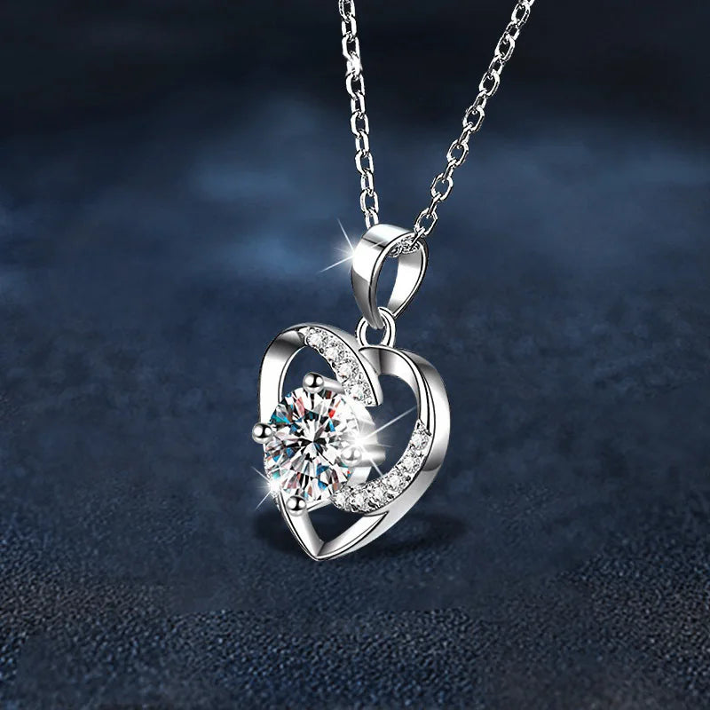 Eternal Heart Moissanite 925 Sterling Silver Pendant Necklace Women's Versatile High-End Sensation Clavicle Chain