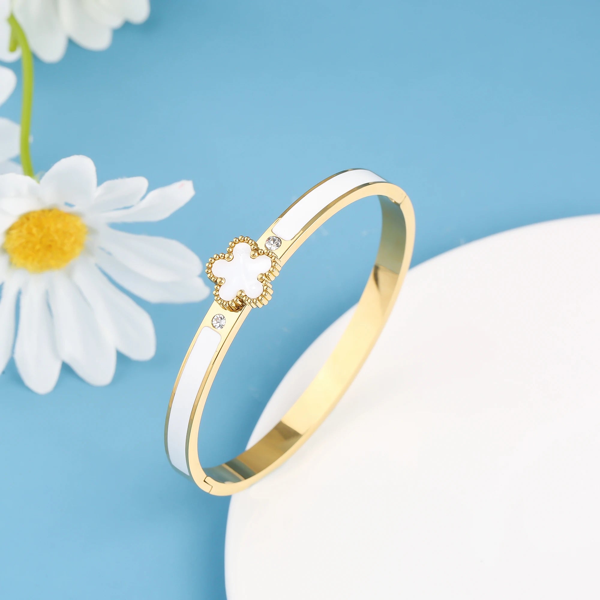 Chunky 18k Plating Stainless Steel Five Leaf Flower Open Bangle For Women Waterproof Party Wrist Jewelry 2025 Bijoux Clover