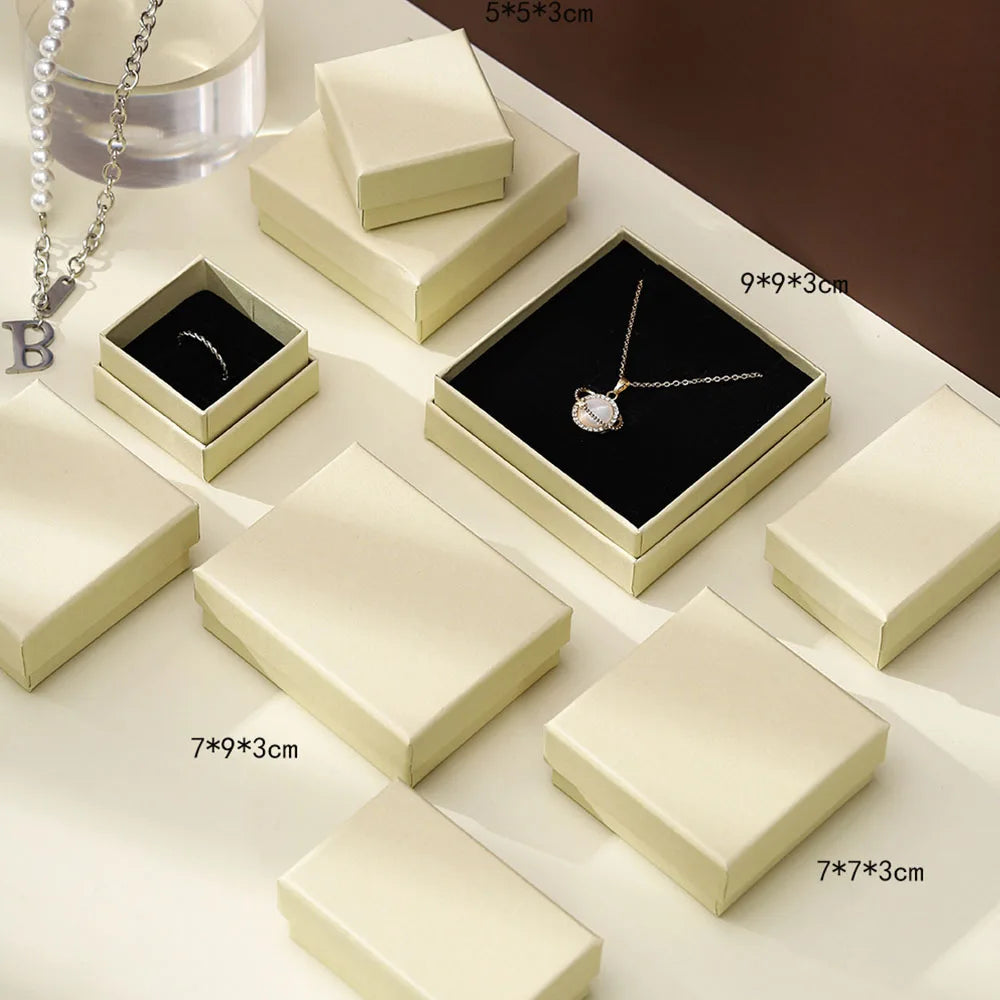 12pack White Black Cardboard Jewelry Box Earings Rings Necklace Storage Boxes 7x9x3cm Kraft Paper Travel Wedding Gift Dust Case
